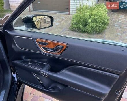 Чорний Лінкольн Континенталь, об'ємом двигуна 3.73 л та пробігом 59 тис. км за 18900 $, фото 13 на Automoto.ua