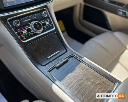 Чорний Лінкольн Континенталь, об'ємом двигуна 3.7 л та пробігом 46 тис. км за 20800 $, фото 16 на Automoto.ua