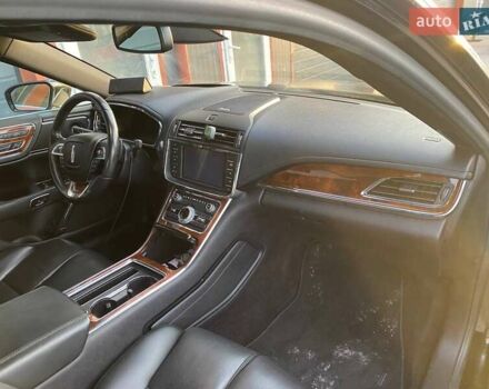 Черный Линкольн Континенталь, объемом двигателя 2.96 л и пробегом 79 тыс. км за 12800 $, фото 5 на Automoto.ua