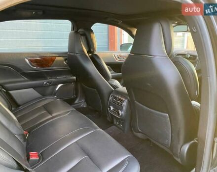 Черный Линкольн Континенталь, объемом двигателя 2.96 л и пробегом 79 тыс. км за 12800 $, фото 11 на Automoto.ua