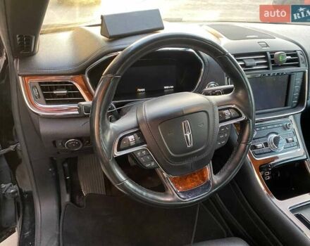 Черный Линкольн Континенталь, объемом двигателя 2.96 л и пробегом 79 тыс. км за 12800 $, фото 14 на Automoto.ua