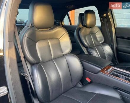 Черный Линкольн Континенталь, объемом двигателя 2.96 л и пробегом 79 тыс. км за 12800 $, фото 8 на Automoto.ua