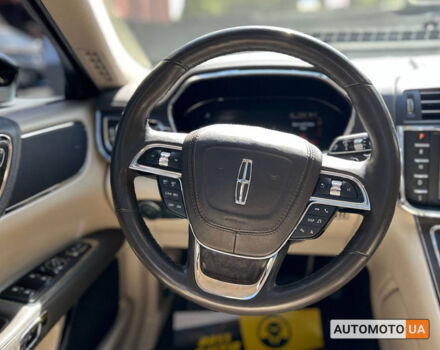 Чорний Лінкольн Континенталь, об'ємом двигуна 3.7 л та пробігом 46 тис. км за 20800 $, фото 12 на Automoto.ua