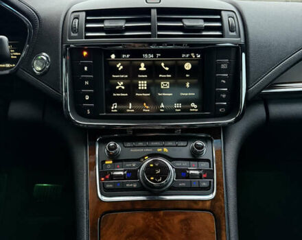 Черный Линкольн Континенталь, объемом двигателя 2.69 л и пробегом 167 тыс. км за 19800 $, фото 16 на Automoto.ua