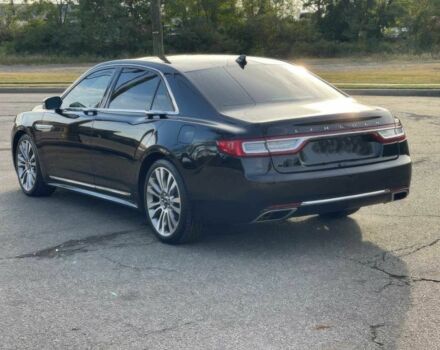 Черный Линкольн Континенталь, объемом двигателя 2.7 л и пробегом 42 тыс. км за 16200 $, фото 6 на Automoto.ua