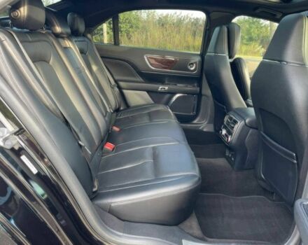 Черный Линкольн Континенталь, объемом двигателя 2.7 л и пробегом 42 тыс. км за 16200 $, фото 12 на Automoto.ua