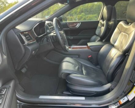 Черный Линкольн Континенталь, объемом двигателя 2.7 л и пробегом 42 тыс. км за 16200 $, фото 10 на Automoto.ua