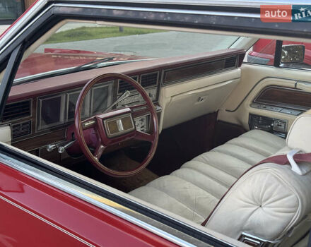 Червоний Лінкольн Континенталь, об'ємом двигуна 5.7 л та пробігом 129 тис. км за 97000 $, фото 28 на Automoto.ua