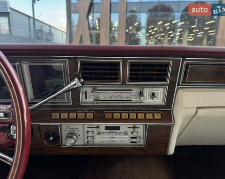 Червоний Лінкольн Континенталь, об'ємом двигуна 5.7 л та пробігом 129 тис. км за 97000 $, фото 40 на Automoto.ua