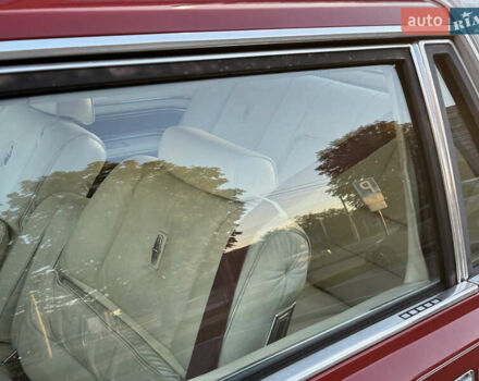 Червоний Лінкольн Континенталь, об'ємом двигуна 5.7 л та пробігом 129 тис. км за 97000 $, фото 8 на Automoto.ua