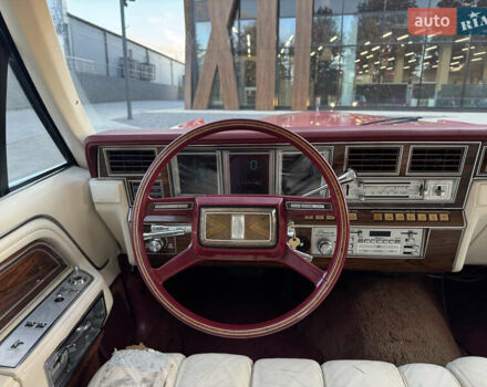 Червоний Лінкольн Континенталь, об'ємом двигуна 5.7 л та пробігом 129 тис. км за 97000 $, фото 35 на Automoto.ua