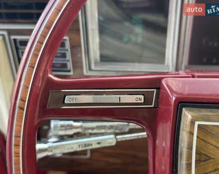 Червоний Лінкольн Континенталь, об'ємом двигуна 5.7 л та пробігом 129 тис. км за 97000 $, фото 34 на Automoto.ua