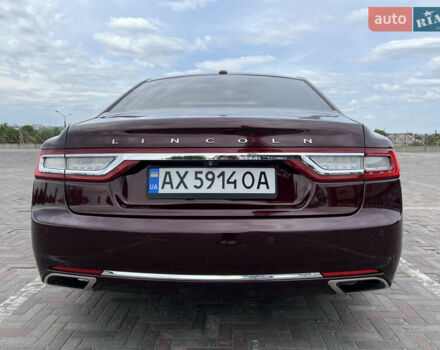 Красный Линкольн Континенталь, объемом двигателя 2.69 л и пробегом 69 тыс. км за 19400 $, фото 5 на Automoto.ua
