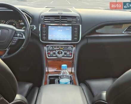 Червоний Лінкольн Континенталь, об'ємом двигуна 3.73 л та пробігом 108 тис. км за 17500 $, фото 20 на Automoto.ua