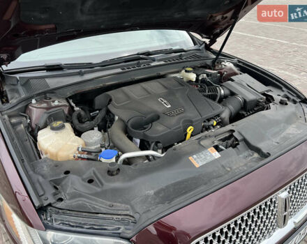 Красный Линкольн Континенталь, объемом двигателя 2.69 л и пробегом 69 тыс. км за 19400 $, фото 40 на Automoto.ua