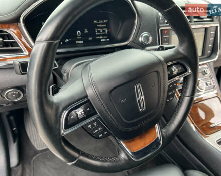 Красный Линкольн Континенталь, объемом двигателя 2.69 л и пробегом 69 тыс. км за 19400 $, фото 20 на Automoto.ua