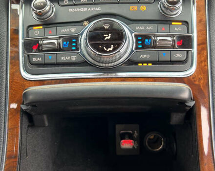 Красный Линкольн Континенталь, объемом двигателя 2.69 л и пробегом 69 тыс. км за 19400 $, фото 22 на Automoto.ua