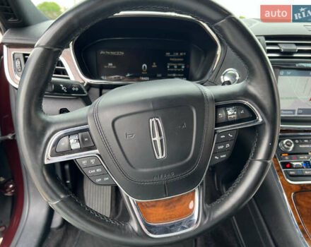 Красный Линкольн Континенталь, объемом двигателя 2.69 л и пробегом 69 тыс. км за 19400 $, фото 16 на Automoto.ua