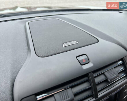 Красный Линкольн Континенталь, объемом двигателя 2.69 л и пробегом 69 тыс. км за 19400 $, фото 28 на Automoto.ua