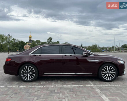 Красный Линкольн Континенталь, объемом двигателя 2.69 л и пробегом 69 тыс. км за 19400 $, фото 3 на Automoto.ua