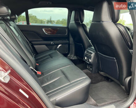 Красный Линкольн Континенталь, объемом двигателя 2.69 л и пробегом 69 тыс. км за 19400 $, фото 34 на Automoto.ua