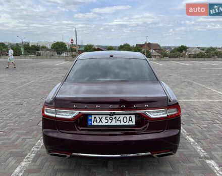 Красный Линкольн Континенталь, объемом двигателя 2.69 л и пробегом 69 тыс. км за 19400 $, фото 6 на Automoto.ua