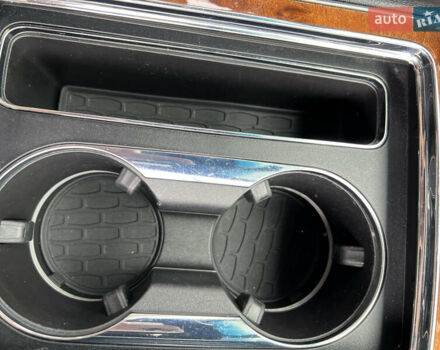 Красный Линкольн Континенталь, объемом двигателя 2.69 л и пробегом 69 тыс. км за 19400 $, фото 25 на Automoto.ua