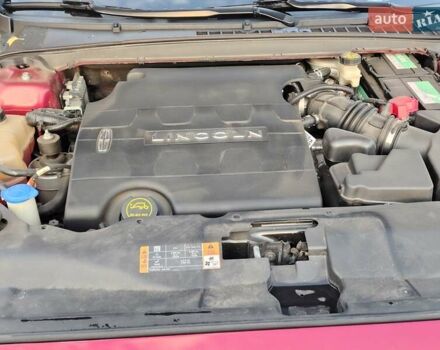 Червоний Лінкольн Континенталь, об'ємом двигуна 3.73 л та пробігом 108 тис. км за 17500 $, фото 9 на Automoto.ua