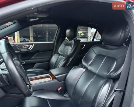 Красный Линкольн Континенталь, объемом двигателя 3.73 л и пробегом 110 тыс. км за 13300 $, фото 26 на Automoto.ua