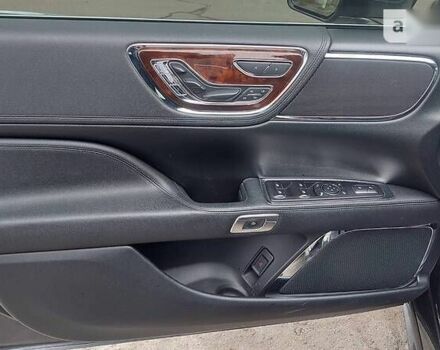 Линкольн Континенталь, объемом двигателя 3 л и пробегом 71 тыс. км за 22499 $, фото 7 на Automoto.ua