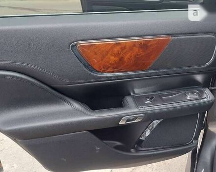 Линкольн Континенталь, объемом двигателя 3 л и пробегом 71 тыс. км за 22499 $, фото 19 на Automoto.ua