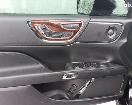 Линкольн Континенталь, объемом двигателя 2.7 л и пробегом 59 тыс. км за 17500 $, фото 13 на Automoto.ua