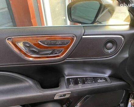 Линкольн Континенталь, объемом двигателя 3 л и пробегом 79 тыс. км за 12800 $, фото 13 на Automoto.ua