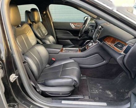 Линкольн Континенталь, объемом двигателя 3 л и пробегом 79 тыс. км за 12800 $, фото 7 на Automoto.ua