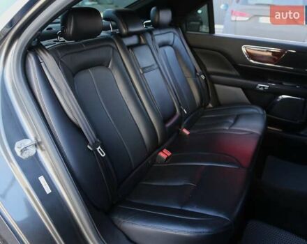 Серый Линкольн Континенталь, объемом двигателя 2.96 л и пробегом 83 тыс. км за 18000 $, фото 10 на Automoto.ua