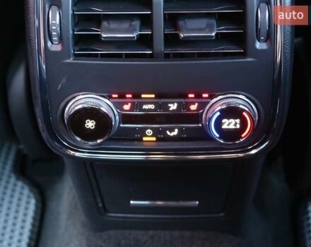 Серый Линкольн Континенталь, объемом двигателя 2.96 л и пробегом 83 тыс. км за 18000 $, фото 19 на Automoto.ua