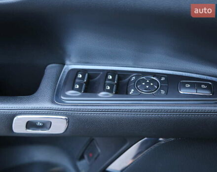 Серый Линкольн Континенталь, объемом двигателя 2.96 л и пробегом 83 тыс. км за 18000 $, фото 25 на Automoto.ua