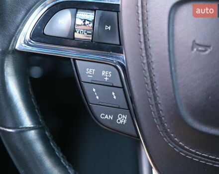 Серый Линкольн Континенталь, объемом двигателя 2.96 л и пробегом 83 тыс. км за 18000 $, фото 20 на Automoto.ua