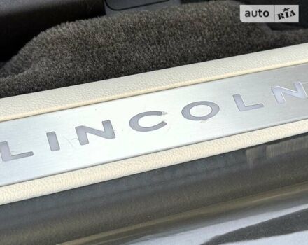 Сірий Лінкольн Континенталь, об'ємом двигуна 3 л та пробігом 119 тис. км за 26500 $, фото 45 на Automoto.ua