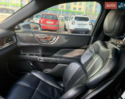 Сірий Лінкольн Континенталь, об'ємом двигуна 2.69 л та пробігом 136 тис. км за 16700 $, фото 14 на Automoto.ua