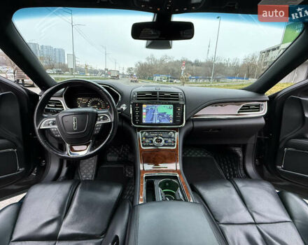 Серый Линкольн Континенталь, объемом двигателя 3.73 л и пробегом 82 тыс. км за 22000 $, фото 3 на Automoto.ua