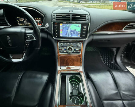 Серый Линкольн Континенталь, объемом двигателя 3.73 л и пробегом 82 тыс. км за 22000 $, фото 7 на Automoto.ua