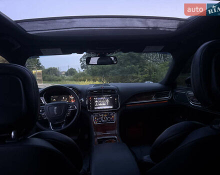 Серый Линкольн Континенталь, объемом двигателя 3.73 л и пробегом 52 тыс. км за 23000 $, фото 7 на Automoto.ua