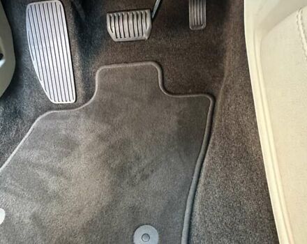 Синий Линкольн Континенталь, объемом двигателя 2.69 л и пробегом 73 тыс. км за 23000 $, фото 9 на Automoto.ua