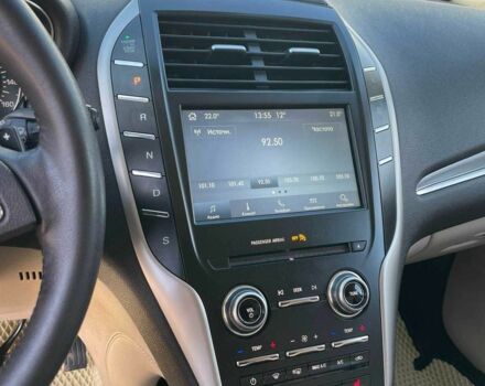 Білий Лінкольн МКС, об'ємом двигуна 2 л та пробігом 148 тис. км за 14500 $, фото 16 на Automoto.ua