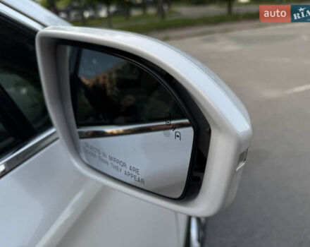 Білий Лінкольн МКС, об'ємом двигуна 2.26 л та пробігом 126 тис. км за 15200 $, фото 33 на Automoto.ua