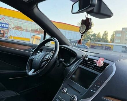 Белый Линкольн МКС, объемом двигателя 2 л и пробегом 188 тыс. км за 14700 $, фото 19 на Automoto.ua
