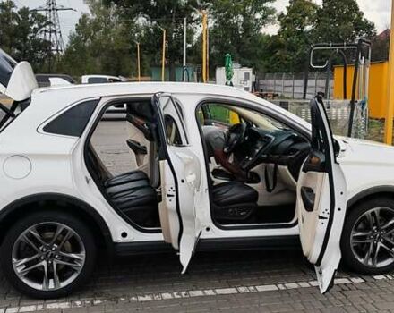 Белый Линкольн МКС, объемом двигателя 2 л и пробегом 158 тыс. км за 18000 $, фото 9 на Automoto.ua