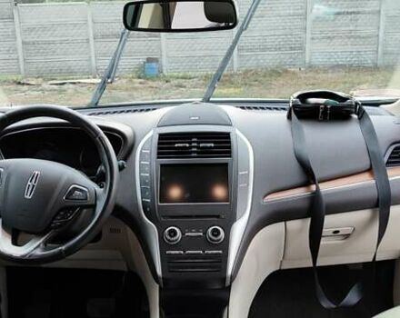 Белый Линкольн МКС, объемом двигателя 2 л и пробегом 158 тыс. км за 18000 $, фото 5 на Automoto.ua