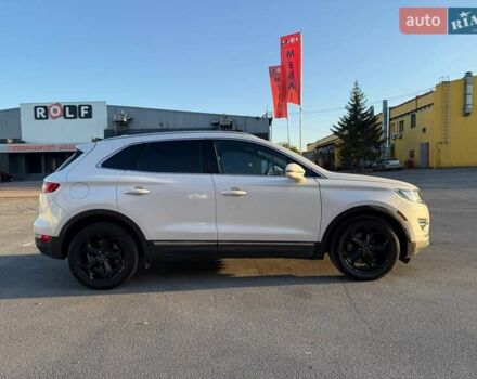 Белый Линкольн МКС, объемом двигателя 2 л и пробегом 188 тыс. км за 14700 $, фото 7 на Automoto.ua